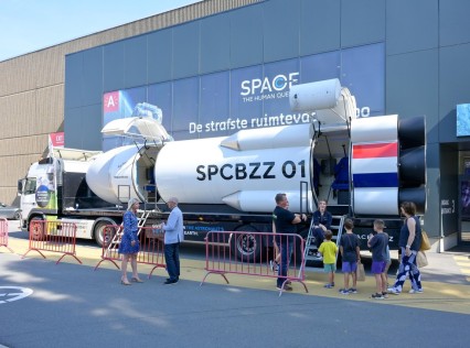 Gazet van Antwerpen: Een tripje Antwerpen - heelal met raket SpaceBuzz?